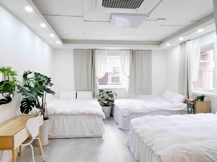 Near Hongik Station Apartment *