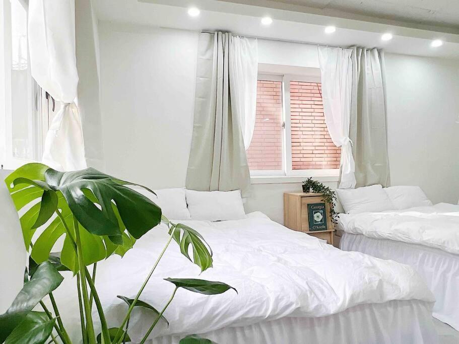 Apartment Near Hongik Station