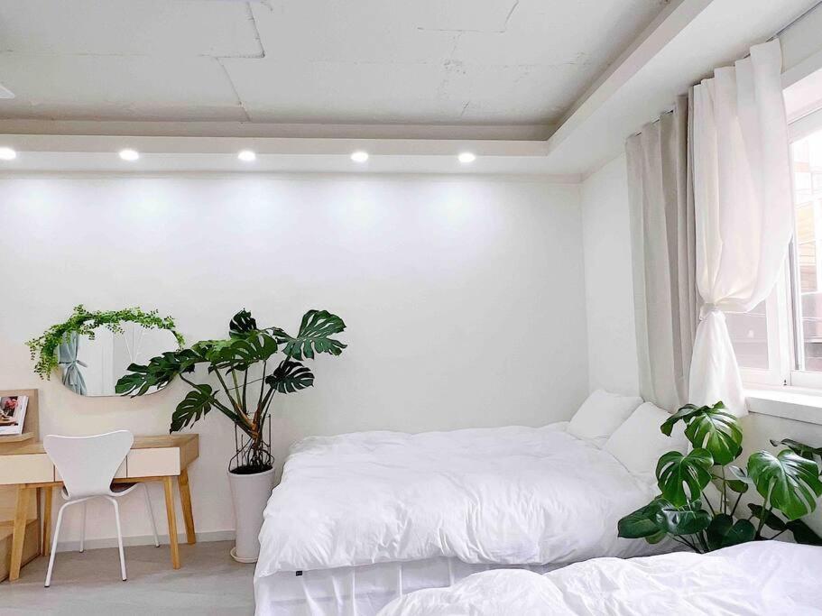 Apartment Near Hongik Station Seoul